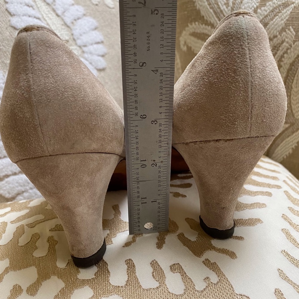 Salvatore Ferragamo Suede Bow Heels SZ 9.5 - Picture 5 of 10